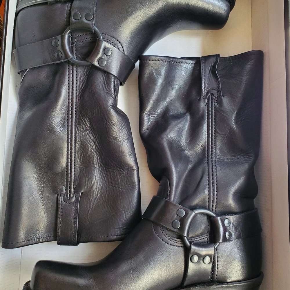 NWOT Frye Women's Harness Slouch Mid-Calf Black Leather Boots w/Heel- 8M